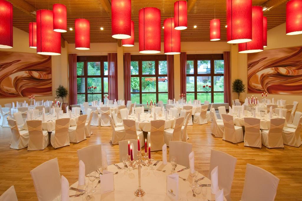 Hotel Restaurant Sonnenhof Weyerbusch Exteriör bild