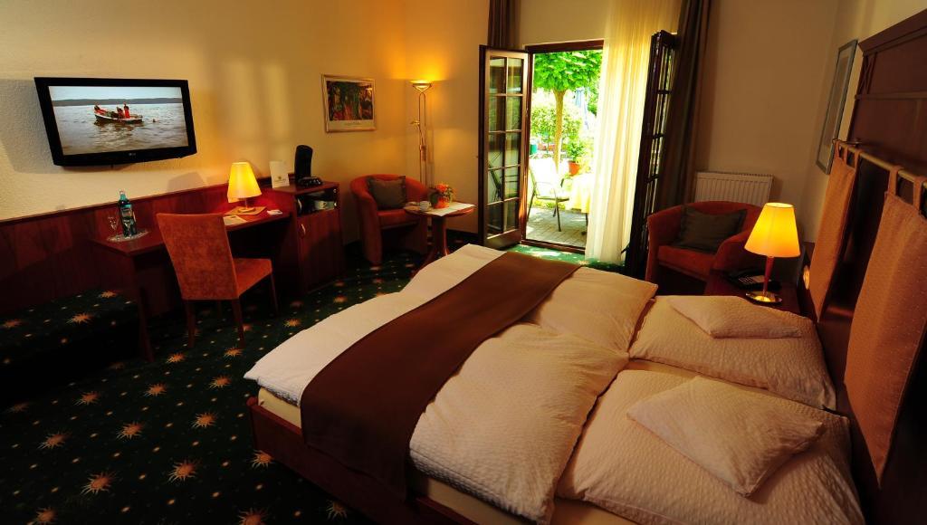 Hotel Restaurant Sonnenhof Weyerbusch Rum bild
