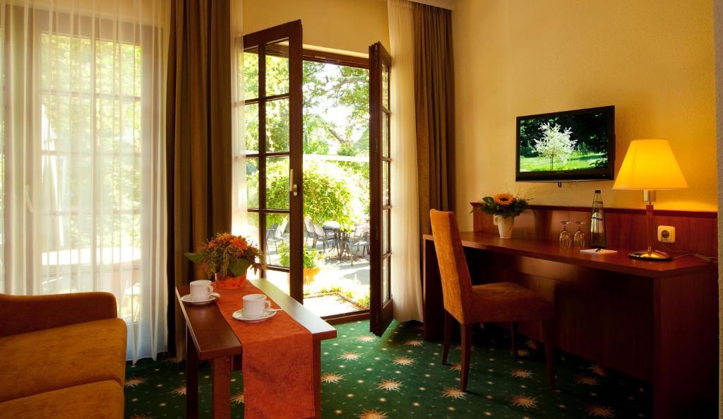 Hotel Restaurant Sonnenhof Weyerbusch Rum bild