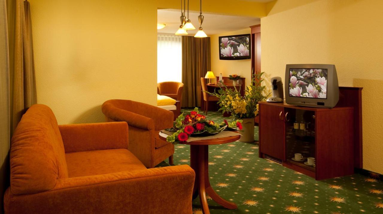 Hotel Restaurant Sonnenhof Weyerbusch Rum bild
